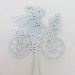 Hase mit Rad auf Stab